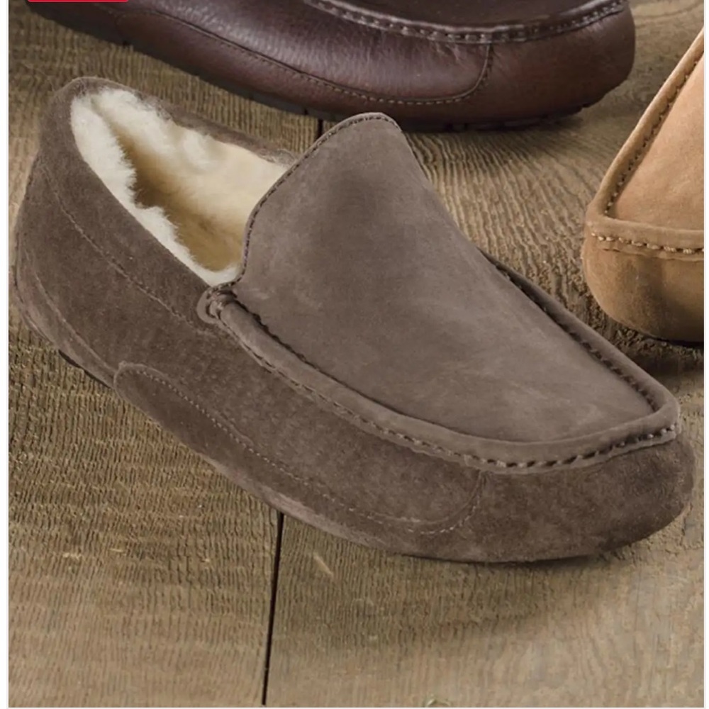 UGG Ascot Slippers